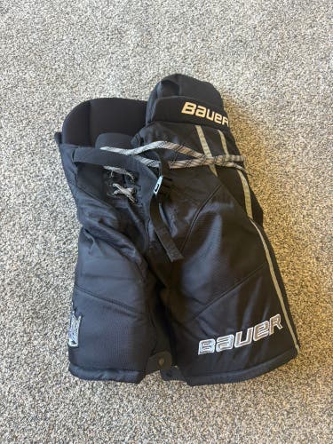 Intermediate Medium Bauer Hockey Pants (New)