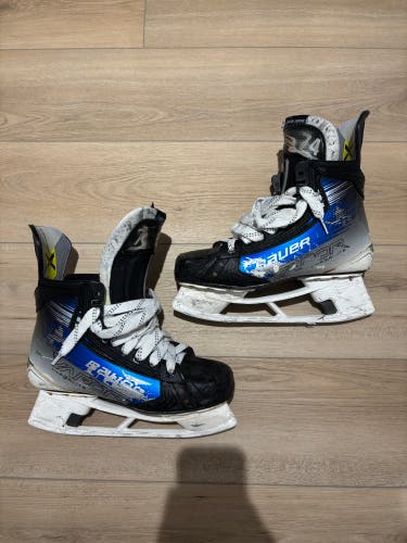 Blue Bauer Vapor Hyperlite 2 Hockey Skates Size 9D Bobby McMann Toronto Maple Leafs Pro Stock