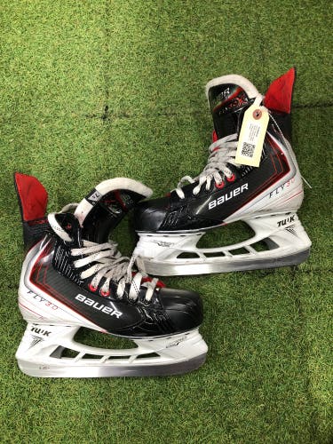 Senior Bauer Vapor Fly30 Hockey Skates Regular Width 7.5 (Used)