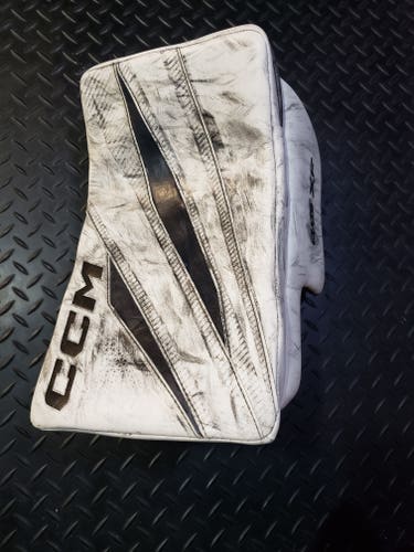 CCM Axis XF Blocker Regular (Used)