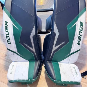 Medium Bauer Sv-Pro Goalie Leg Pads (Used)