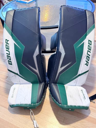 Medium Bauer Sv-Pro Goalie Leg Pads (Used)