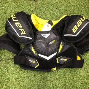 Youth Medium Bauer Supreme Ultrasonic Shoulder Pads (Used)
