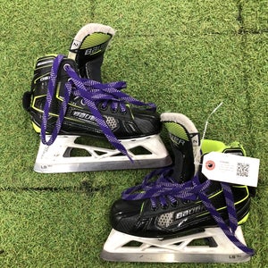 Junior Bauer GSX Hockey Goalie Skates Regular Width Size 2 (Used)