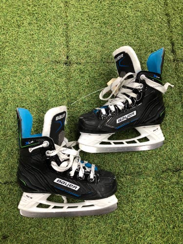 Youth Bauer XLP Hockey Skates Regular Width 12 (Used)
