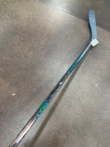 Junior Bauer Twitch Hockey Stick Left Hand P28 40 Flex (Used)