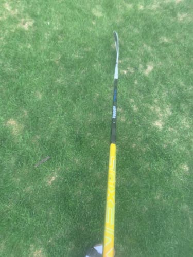 Intermediate Bauer Nexus Tracer Right Handed Hockey Stick P28 70 Flex (Used)