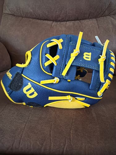 2025 Wilson LH Infield Baseball Glove 10" (Used)