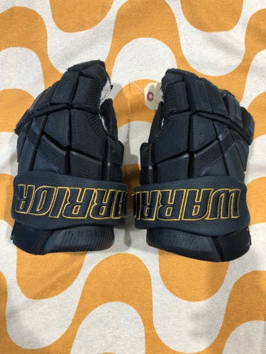 Black Senior Warrior Pro Series II Gloves 15" (Used)