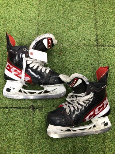 Intermediate CCM JetSpeed FT4 Hockey Skates Size 5.5 (Used)