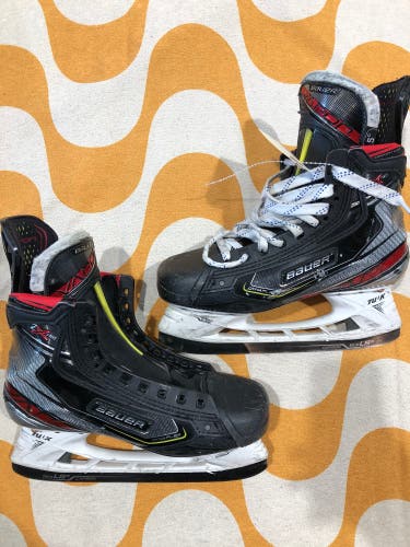 Senior Bauer Vapor 2X Pro Hockey Skates Regular Width 5 (Used)