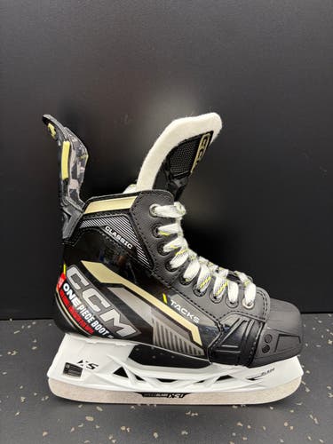 New CCM 2022 Classic Tacks Hockey Skates (5548)