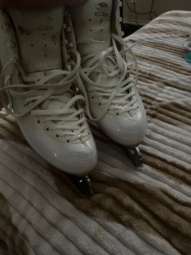 EDEA Figure Skates D (Used)