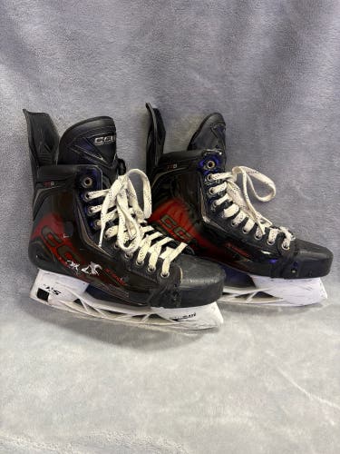 Senior CCM EFlex 6 Hockey Goalie Skates Regular Width 8.5 (Used)