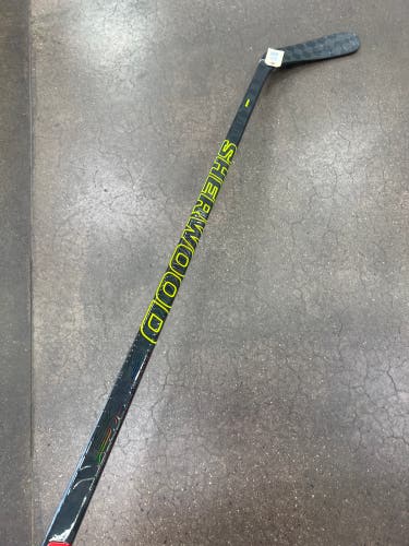 Senior Sher-Wood Rekker Legend Pro Hockey Stick Right Handed PP92 68 Flex (Used)
