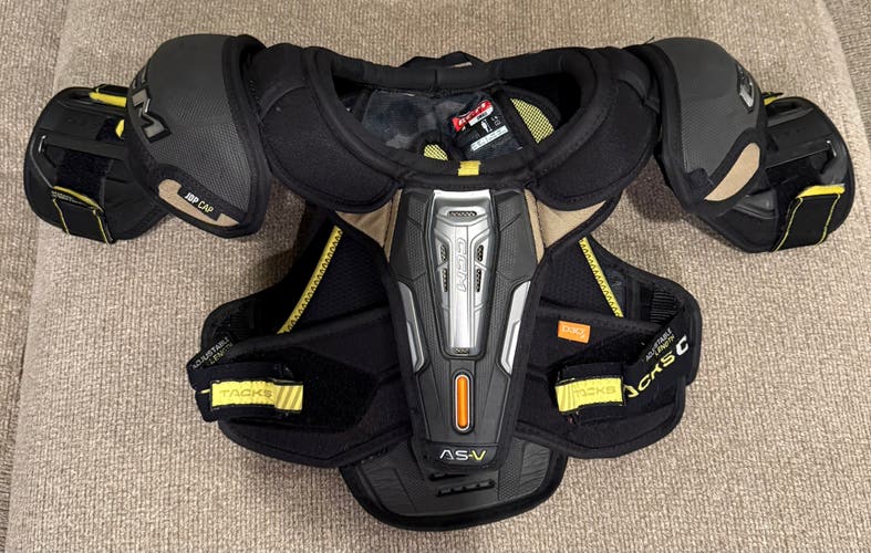 Small Junior CCM Tacks AS-V Shoulder Pads (Used)