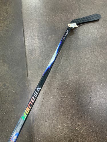 Junior Bauer Vapor Flylite Hockey Stick Right Handed P92 30 Flex (Used)