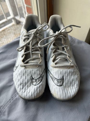 Nike Low Top Hyperdiamond 4 Keystone Molded Cleats - Women's Size 8 in White/Platinum (Used)