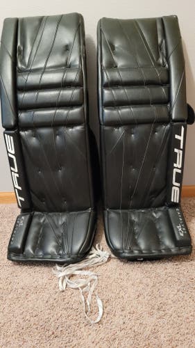 34" True Catalyst 7X3 Goalie Leg Pads (Used)