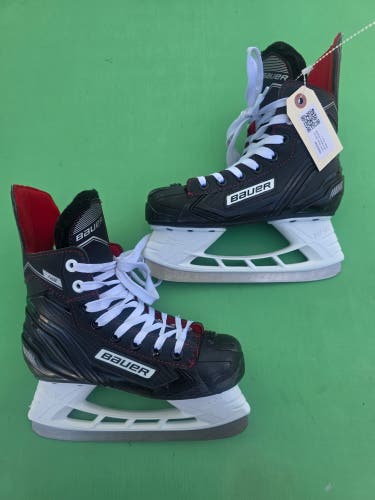 Junior Bauer NS Hockey Skates Regular Width Size 1