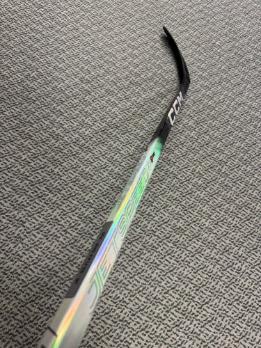 Junior CCM JetSpeed FT8 Pro Right Handed Hockey Stick P29 50 Flex (New)
