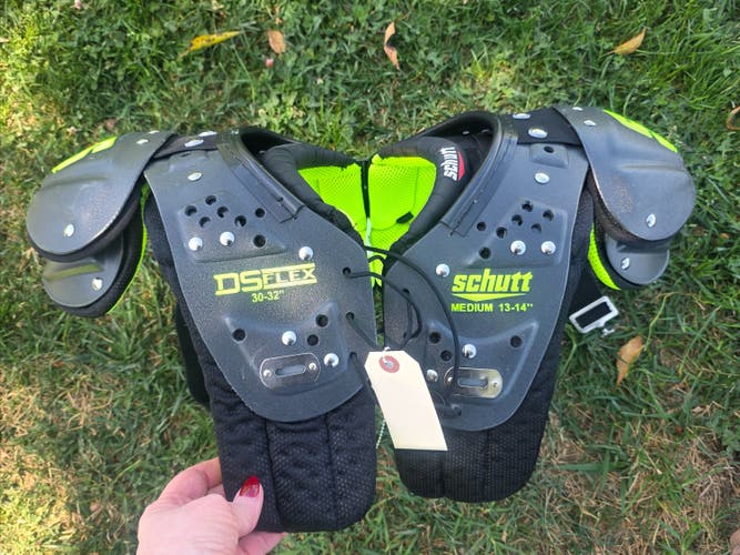 Medium Youth Schutt DS Flex Shoulder Pads
