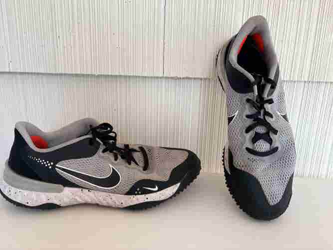 Black Men's Size 10.0 Nike Baseball Low Top Turf Cleats (Used - Good condition)