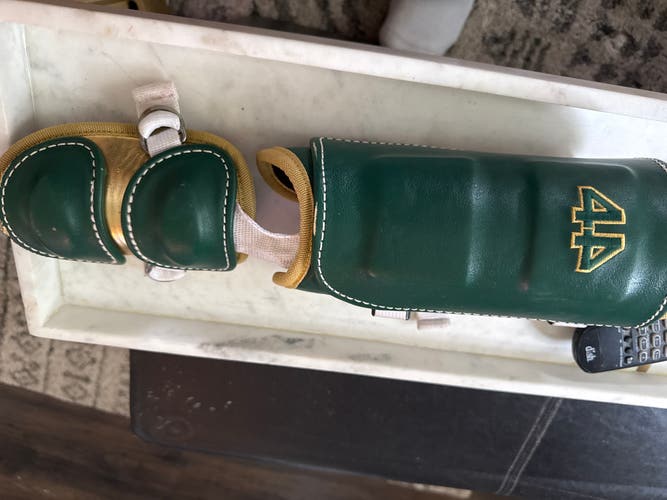 Green Senior 44 Pro Shin Guards (Used)