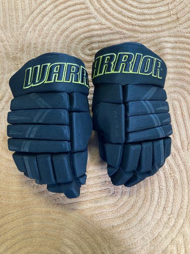 Black Senior Warrior Alpha DX SE Gloves 13" (Used)