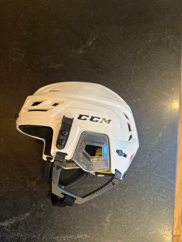 XS CCM Tacks 210 Helmet (Used)