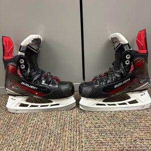 2023 Bauer Vapor X5 Pro Hockey Skates Regular Width 13.5 (Used)