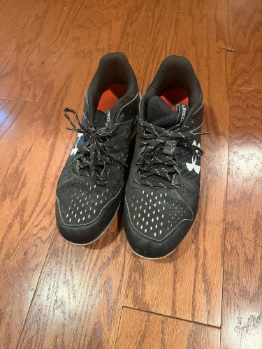 Black Men's Size M 10.0 (W 11.0) Under Armour Low Top Molded Cleats (Used)