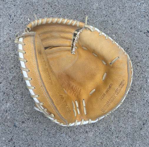 RH Marucci Catcher's Glove 32" (Used)