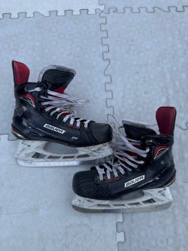 Black 2017 Bauer Vapor X800 Hockey Skates Extra Wide Width 10 (Used)