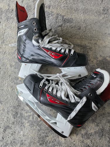 CCM RBZ Hockey Skates Regular Width 8 (New)