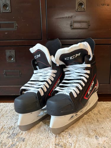 New CCM JetSpeed FT340 Hockey Skates Junior Size 3 (New)