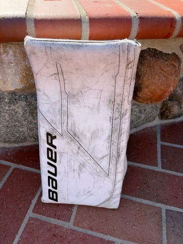 Bauer Supreme M5 Pro Regular (Used)