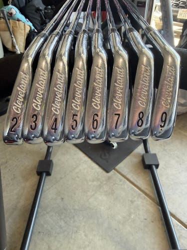 Men's 2000 Cleveland TA3 Form Forged Right Handed Iron Set Regular Flex 8 Pieces (Used)