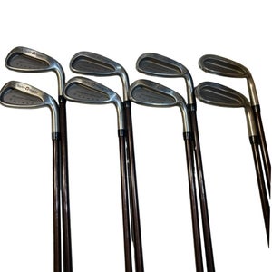 Men's TaylorMade 2009 Burner Right Handed Iron Set Regular Flex Graphite Shaft (Used)