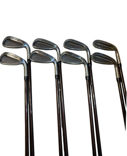 Men's TaylorMade 2009 Burner Right Handed Iron Set Regular Flex Graphite Shaft (Used)