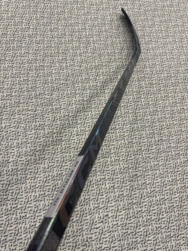 Youth CCM XF Ghost Right Handed Hockey Stick P29 20 Flex (New)