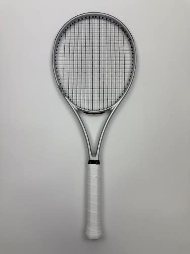 HEAD i.s12 Tennis Racquet | Used and Closeout