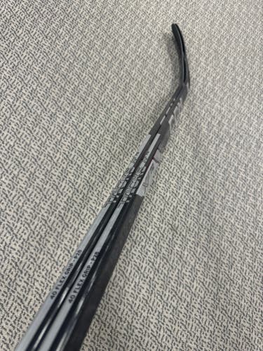 Junior CCM Tacks XF 70 Right Handed Hockey Stick P28 40 Flex (New)
