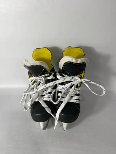 Used Ccm Super Tacks Youth 09.0 Ice Hockey Skates 11834-s000015158