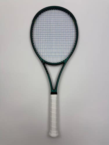 Wilson Blade 98 18x20 V9, 4 1/4 Very Good Condition