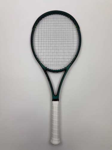 Wilson Blade 104 V9, 4 1/4 Very Good Condition