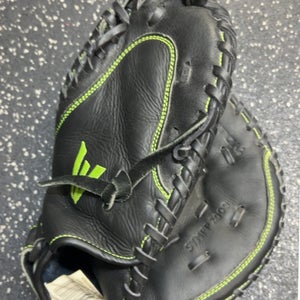 Easton RH Catcher's Synergy Baseball Glove 32.5" (Used)