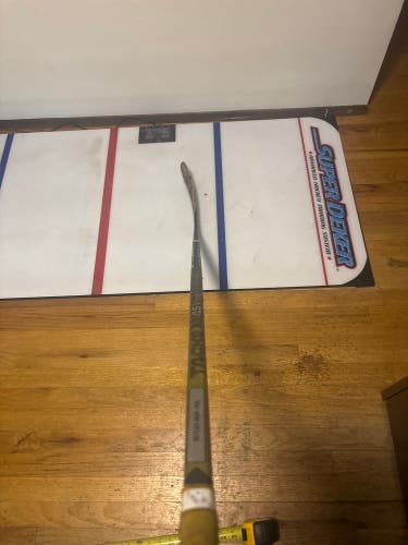 Intermediate CCM Super Tacks AS-V Right Handed Hockey Stick P29 55 Flex (Used)