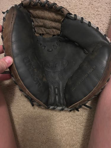 Wilson A750 RH Catcher's Baseball Glove 32.5" (Used)