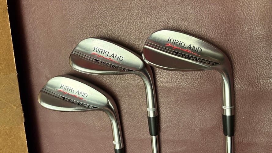 Men's Kirkland Signature Right Handed Wedge Wedge Flex 52 Degree Steel Shaft (Used)